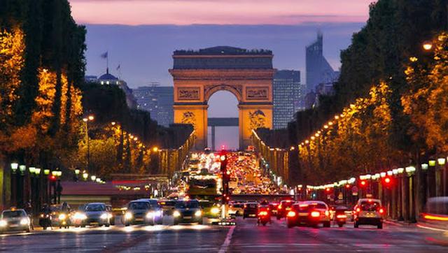 Av. des Champs-Élysées